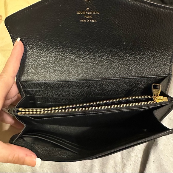 Louis Vuitton Black Monogram Sarah Wallet - Picture 4 of 7